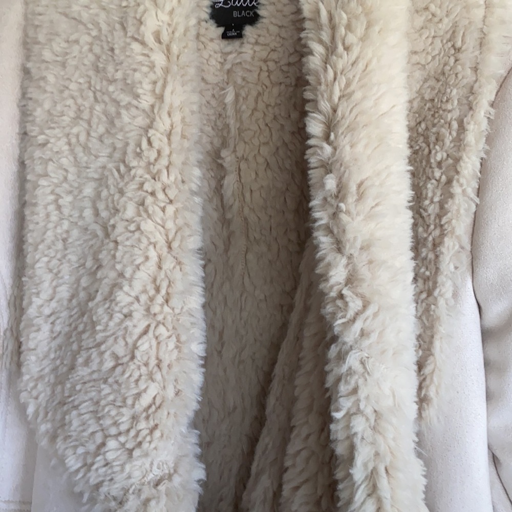 Lady’s jacket - Picture 3 of 4